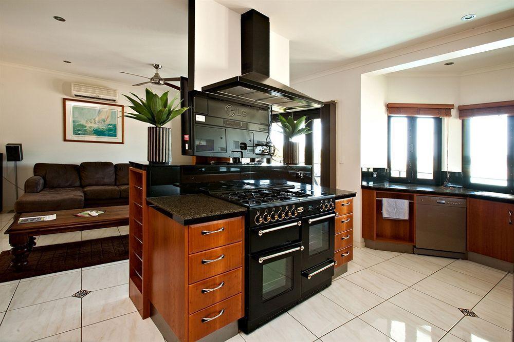 At Waterfront Whitsunday Retreat - Adults Only Aparthotel Airlie Beach Eksteriør bilde