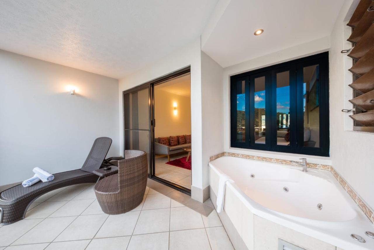 At Waterfront Whitsunday Retreat - Adults Only Aparthotel Airlie Beach Eksteriør bilde